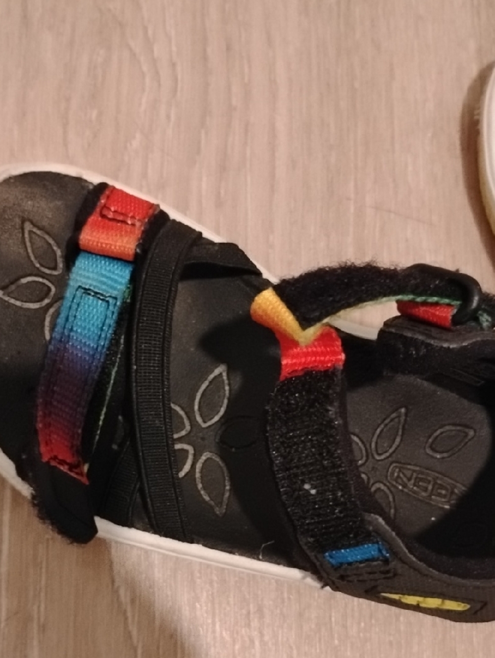 Keen Kids Black Sandals with Rainbow Straps - Picture 10 of 10